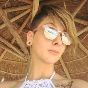 Meet your Posher, Breanna